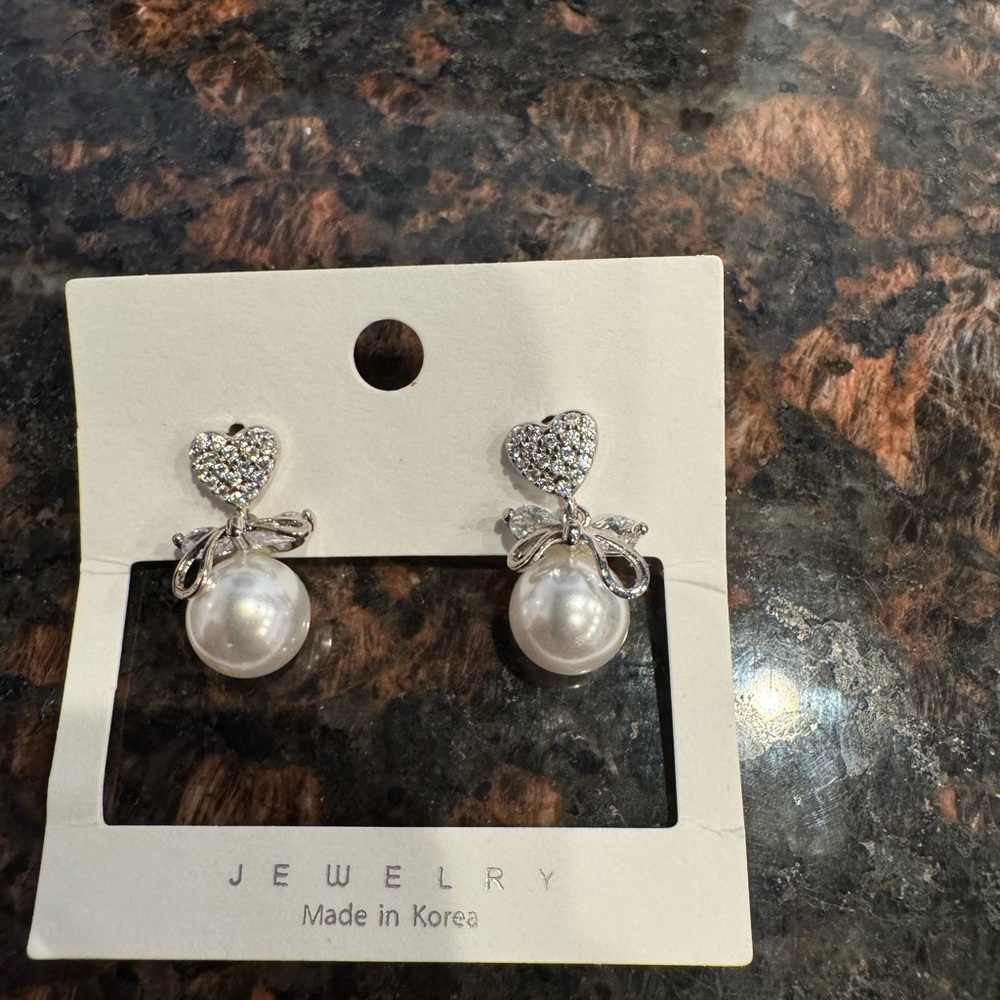Elegant Silver Heart Pearl Earrings